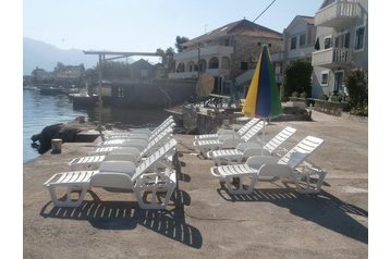 Czarnogóra Privát Tivat, Zewnątrz